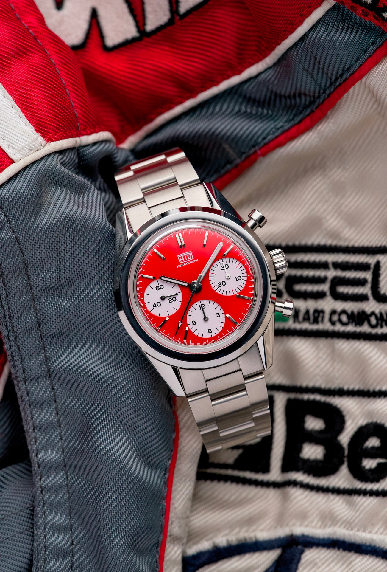 Watch_racing_suite_middle_63ed330f-ce3b-4a20-8ed1-d92303de3171.jpg