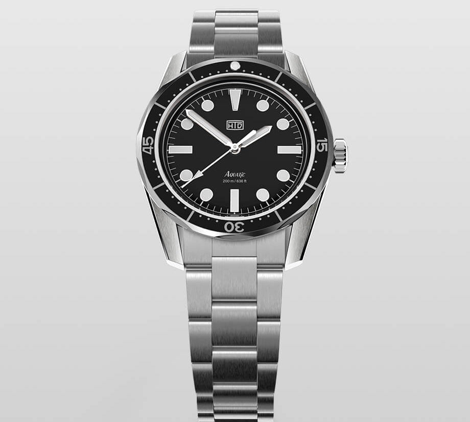Orologio HTD Aquatic Bicchierini in acciaio con quadrante nero e dettagli sportivi, collezione subacquea professionale.