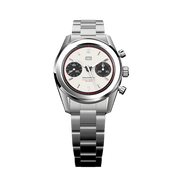 Orologio cronografo HTD Hesagraph in acciaio con quadrante bianco e contatori neri, fotografato frontalmente su sfondo bianco.