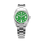 Orologio HTD Tennis Erba con quadrante verde brillante e dettagli ispirati al punteggio del tennis, bracciale in acciaio inox, foto frontale.